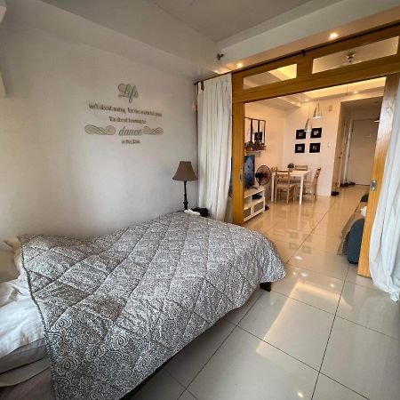Ron'S Condo Overlooking The Lake Tagaytay City Екстериор снимка