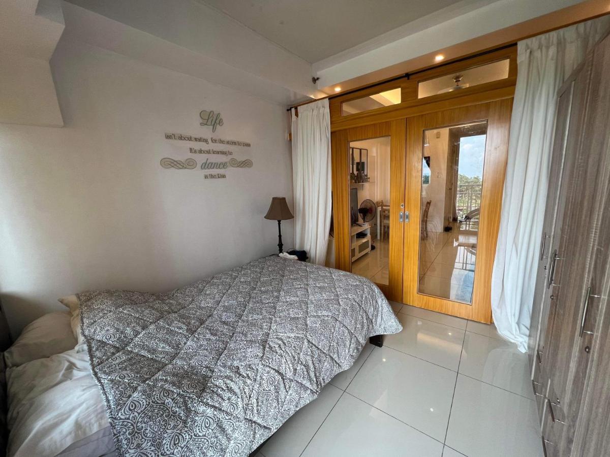 Ron'S Condo Overlooking The Lake Tagaytay City Екстериор снимка