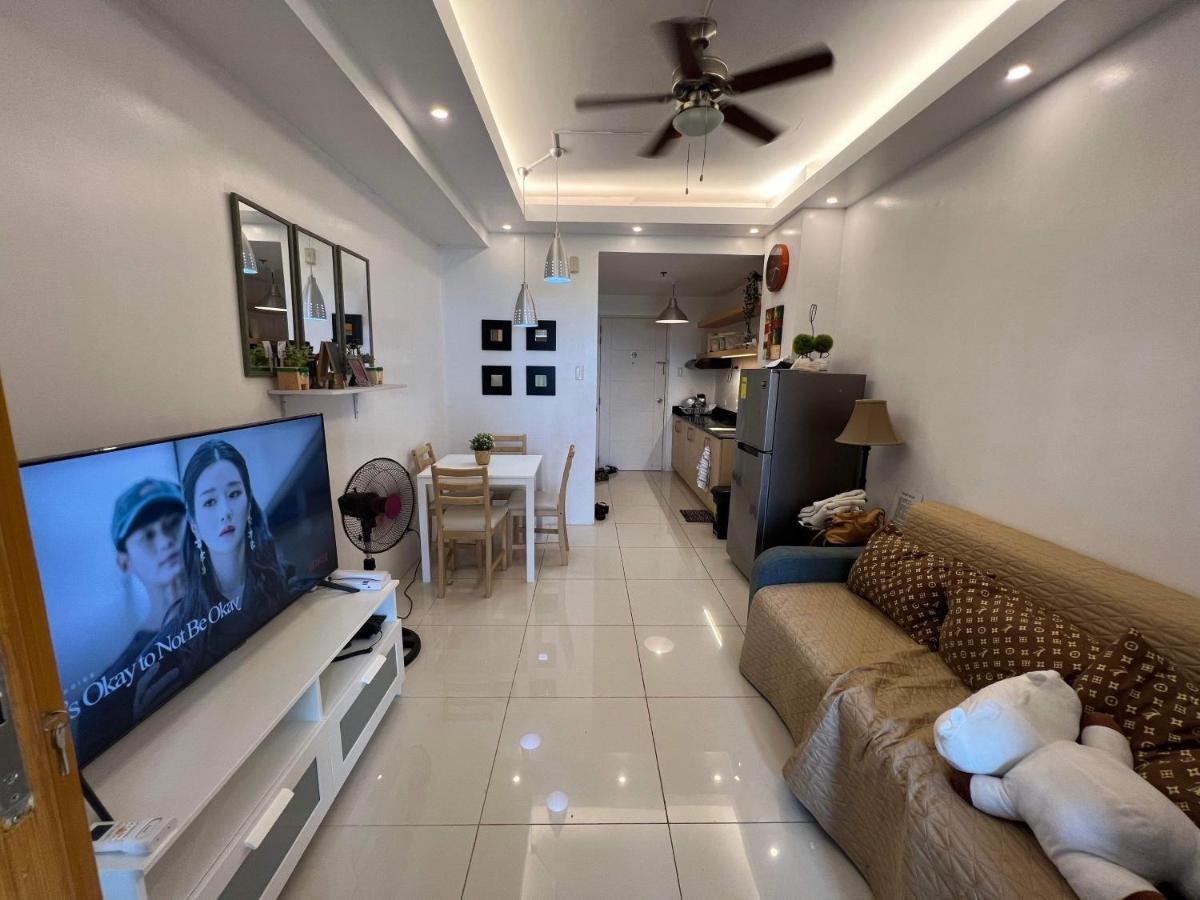 Ron'S Condo Overlooking The Lake Tagaytay City Екстериор снимка