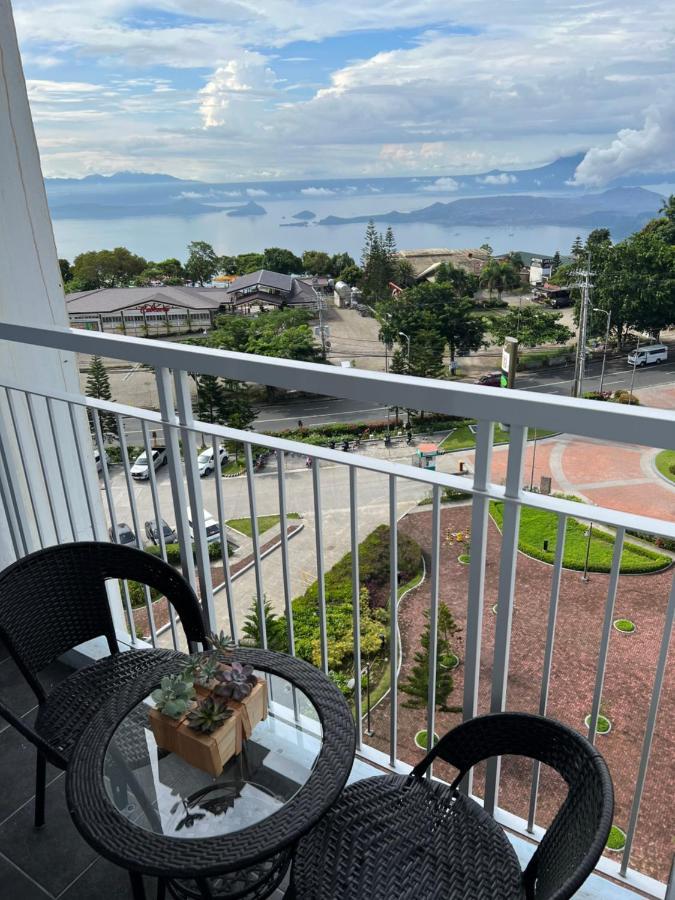 Ron'S Condo Overlooking The Lake Tagaytay City Екстериор снимка