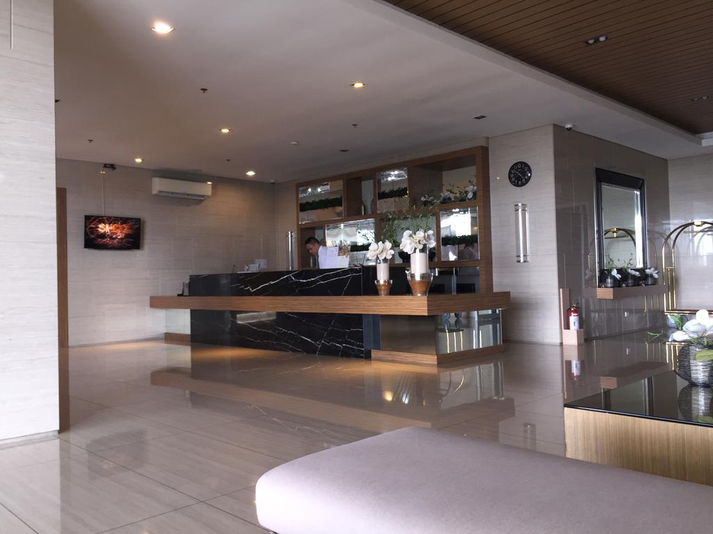 Ron'S Condo Overlooking The Lake Tagaytay City Екстериор снимка